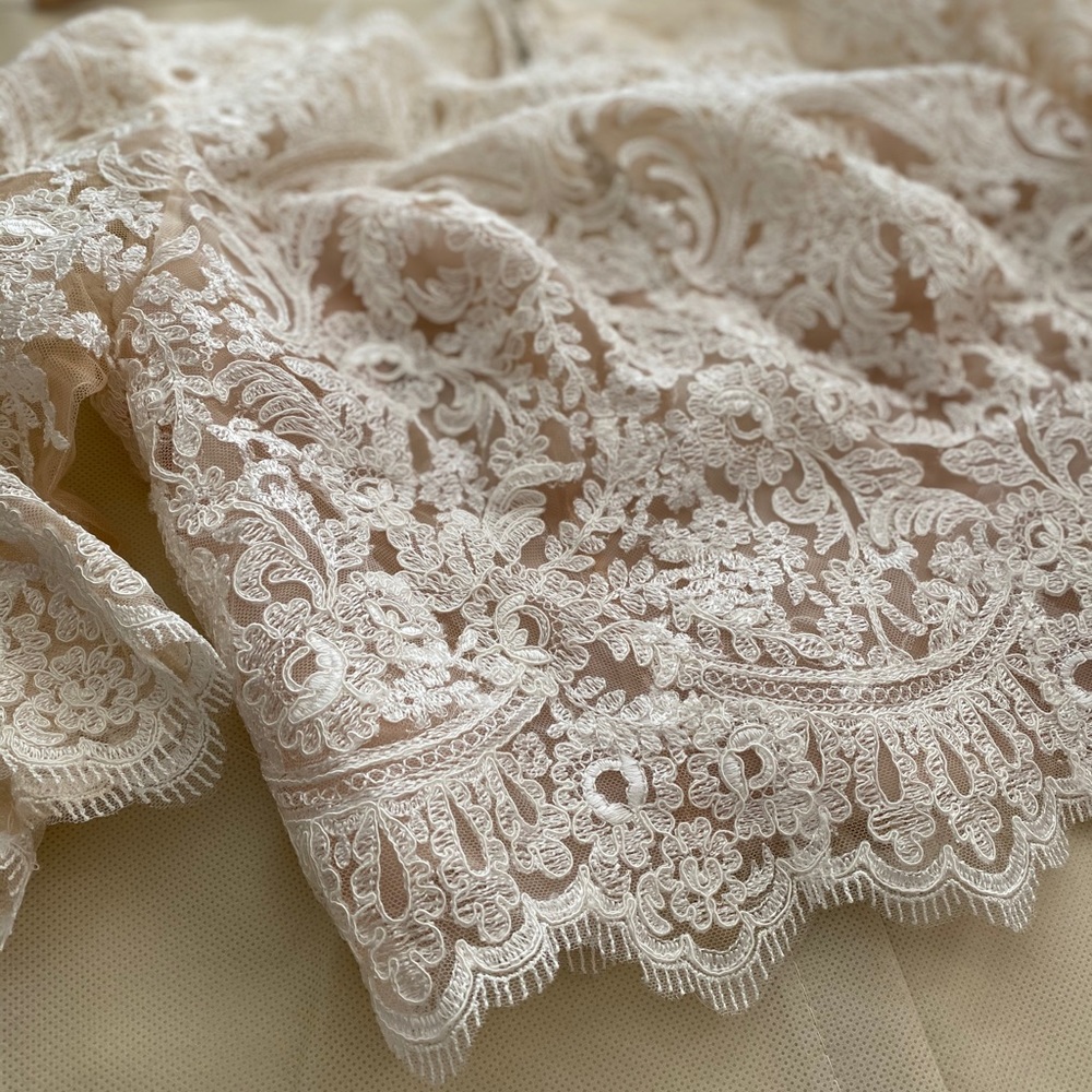 BHLDN Ivory, lace Wedding dress top.